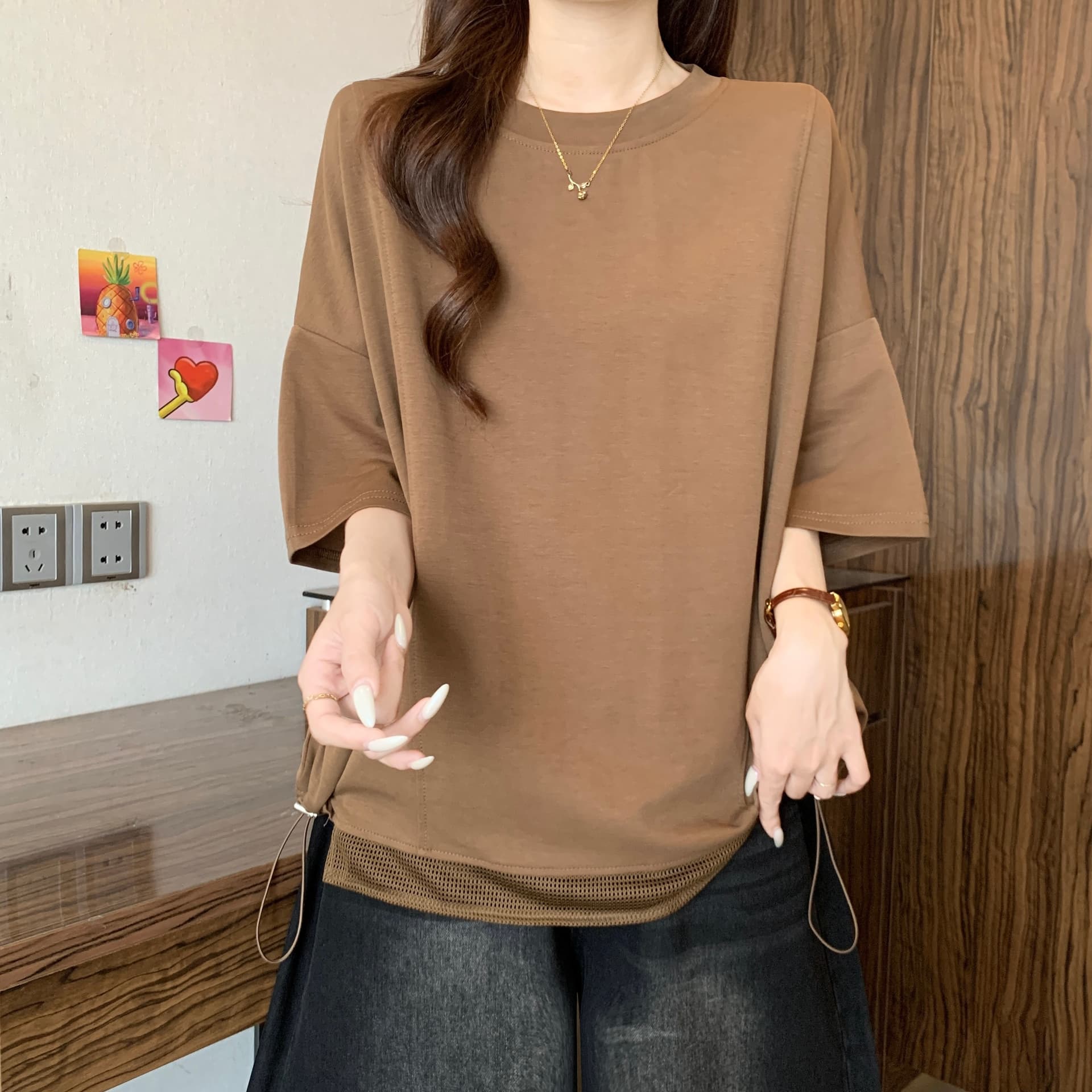유럽 상품 표지 배 반팔 티셔츠 여성 2026 여름 새로운 빅 사이즈 지방 mm 고유 한 루즈핏 슬림해 보이는 기본 셔츠 맨위 상세 이미지 6