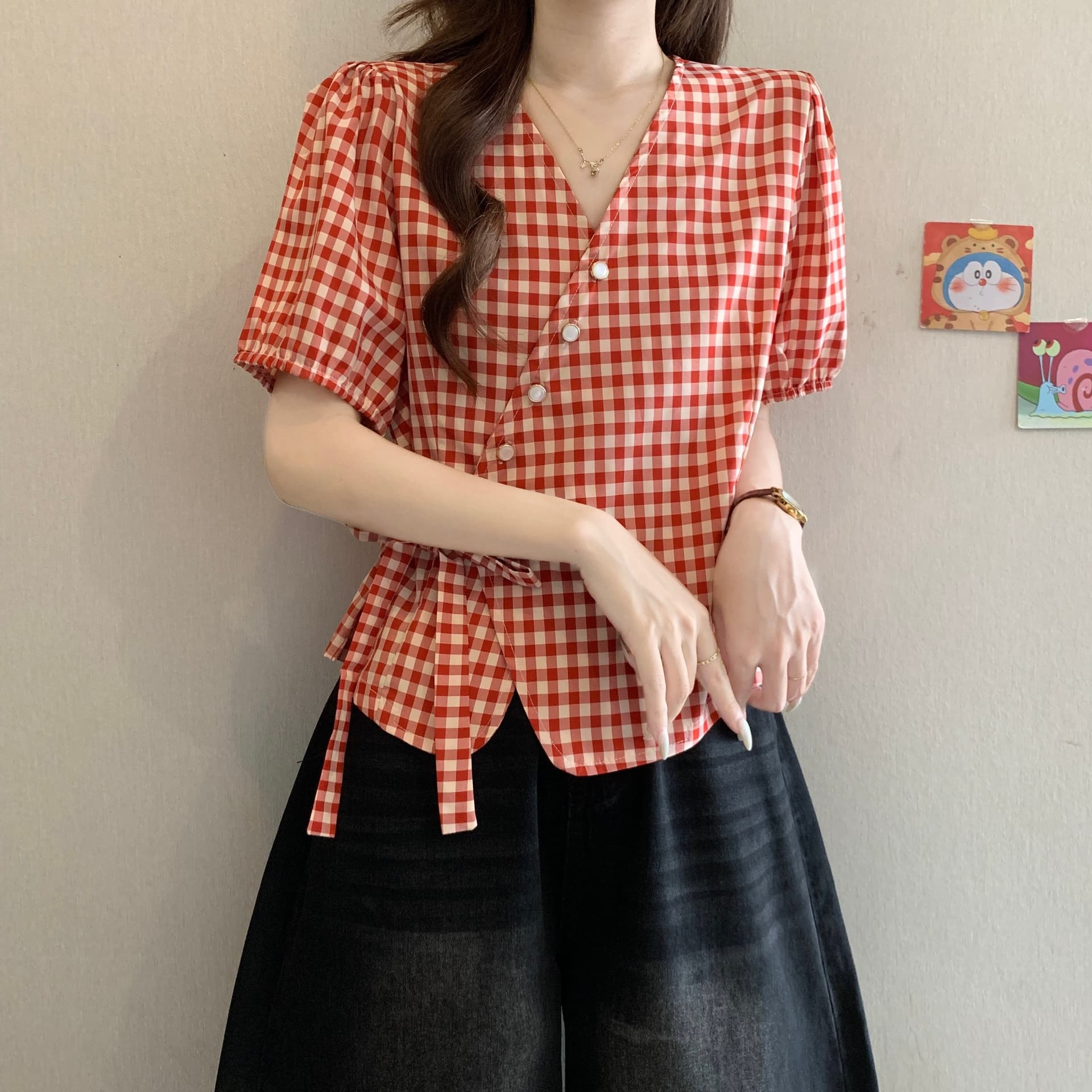 빅 사이즈 V넥 빨간색 체크무늬 레이스업 반팔 여성 셔츠 여름 지방 mm 슬림해 보이는 연령 감소 슈퍼 잘 생긴 작은 셔츠 맨위 상세 이미지 2