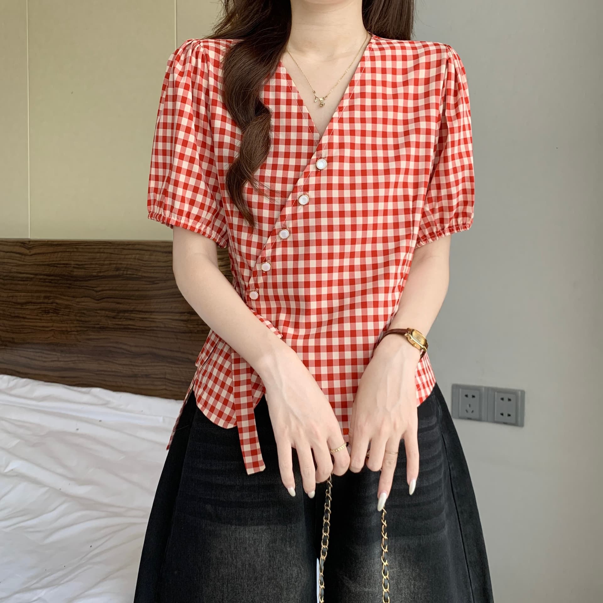 빅 사이즈 V넥 빨간색 체크무늬 레이스업 반팔 여성 셔츠 여름 지방 mm 슬림해 보이는 연령 감소 슈퍼 잘 생긴 작은 셔츠 맨위 상세 이미지 8