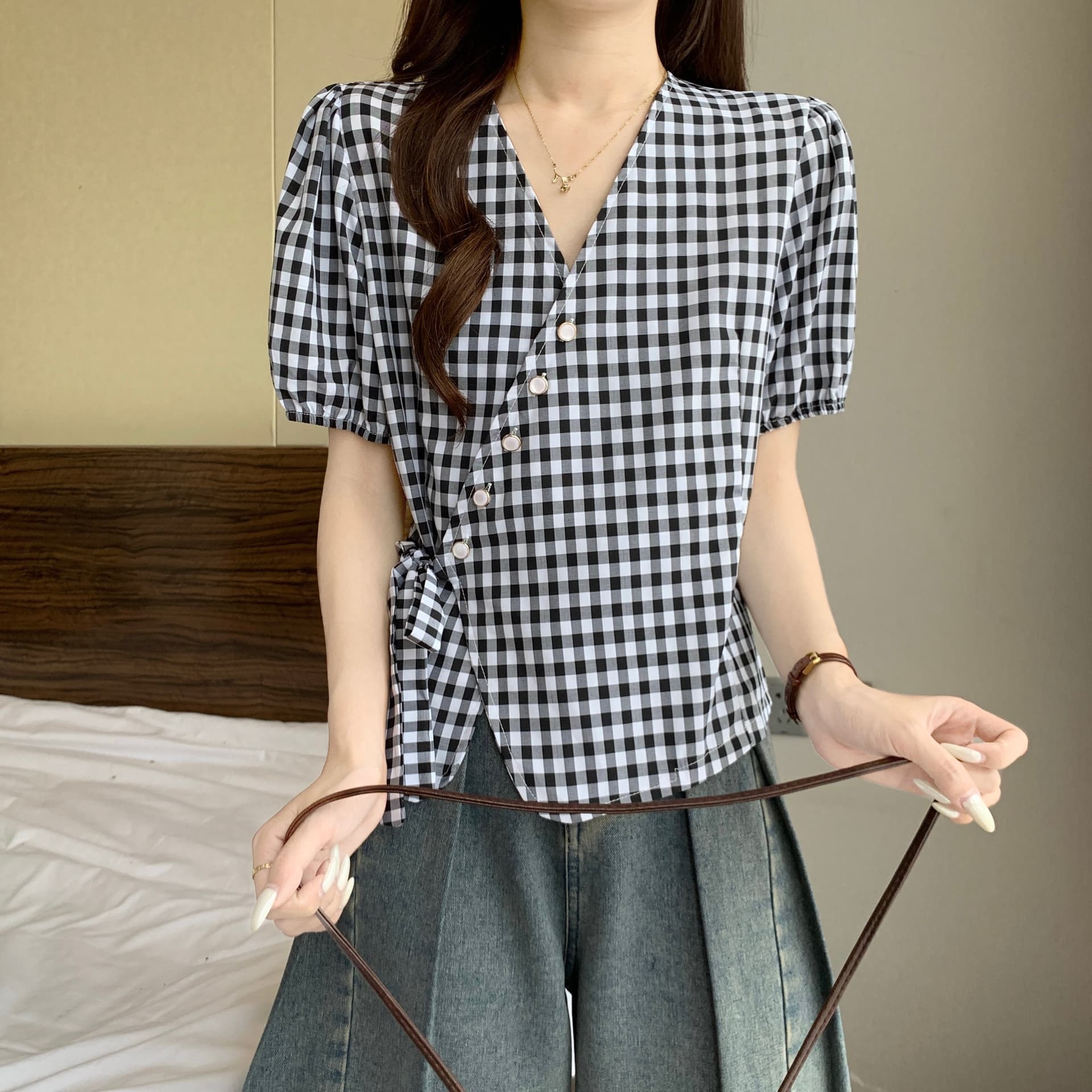 빅 사이즈 V넥 빨간색 체크무늬 레이스업 반팔 여성 셔츠 여름 지방 mm 슬림해 보이는 연령 감소 슈퍼 잘 생긴 작은 셔츠 맨위 상세 이미지 19