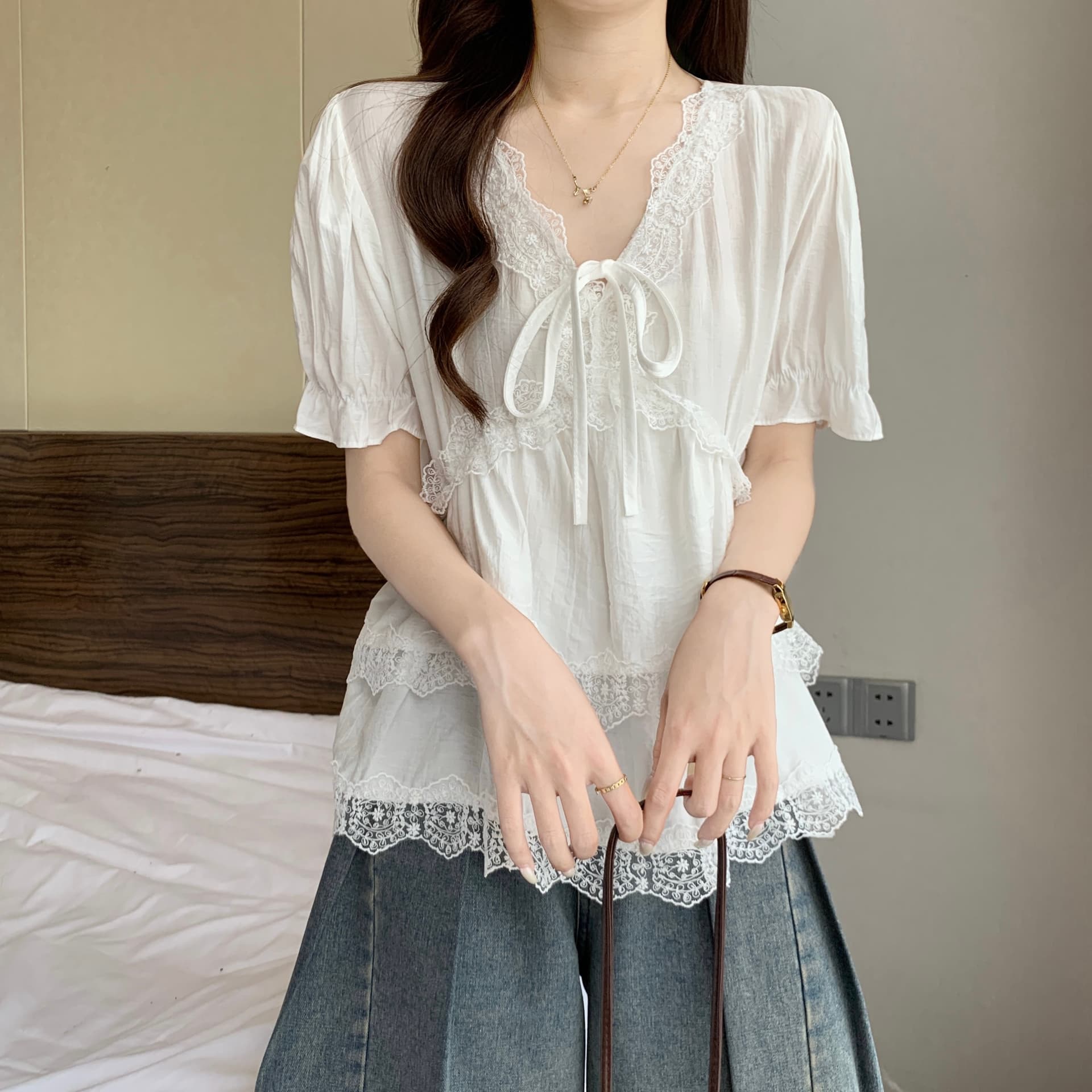 여름 빅 사이즈 여성 의류 살구 V넥 레이스 조각 반팔 맨위 여성 요정 가스 레이스 레이스업 작은 셔츠 아름다운 셔츠 상세 이미지 18