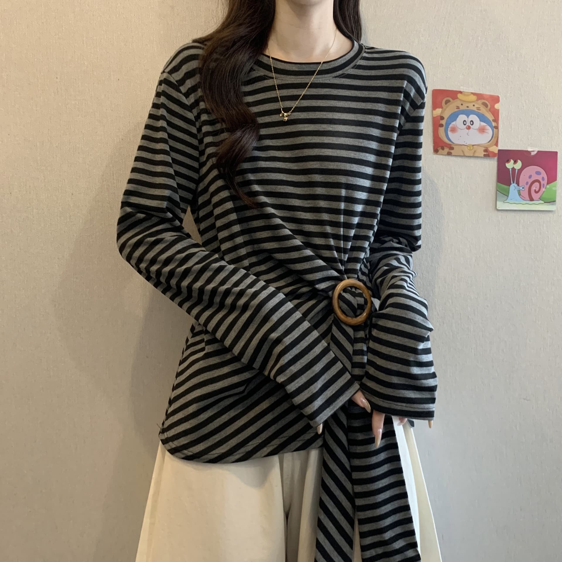 빅 사이즈 여성 의류 가을 지방 mm 허리 수축 라운드 넥 긴팔 티셔츠 여성 디자인 센스 몸매 가꾸기 슬림해 보이는 스트라이프 기본 셔츠 맨위 상세 이미지 13
