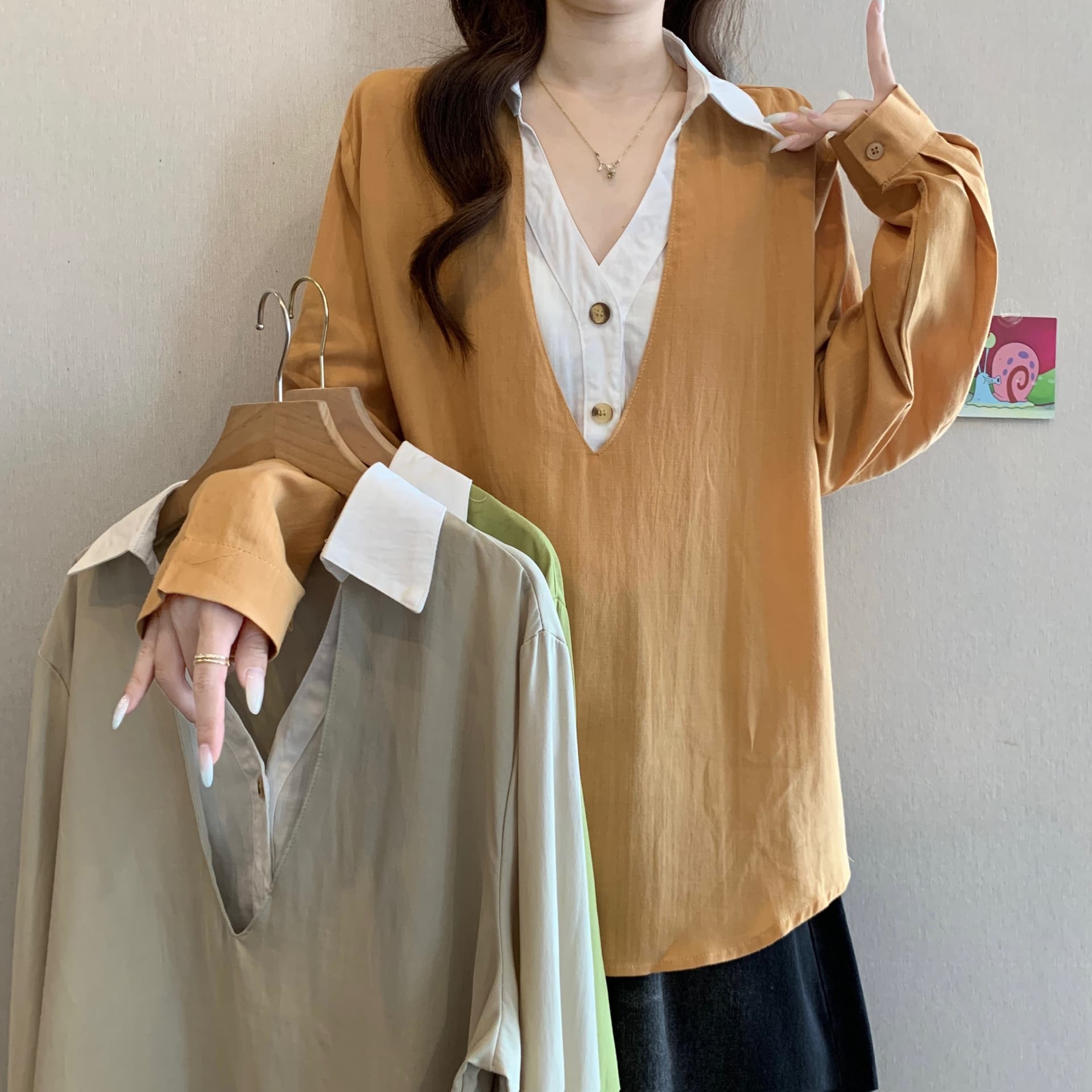 페이크 레이어드 폴로 칼라 배색 패치워크 긴팔 여성 셔츠 2026 가을 빅 사이즈 지방 mm 허리 수축 슬림해 보이는 표지 배 맨위 상세 이미지 4