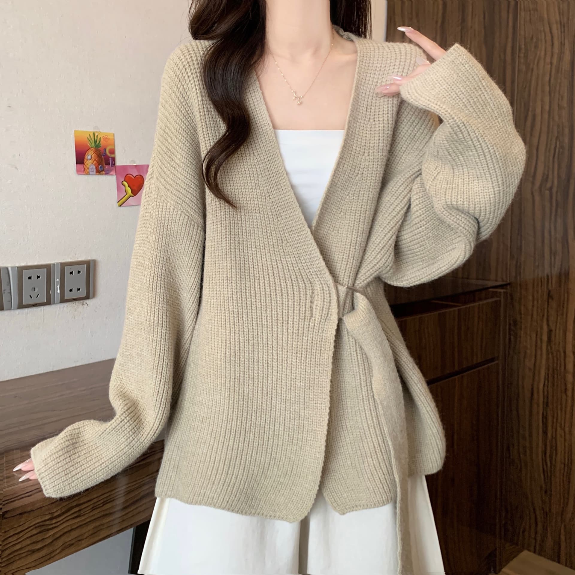 가을 겨울 새로운 프랑스식 슈퍼 잘 생긴 V넥 스웨터 빅 사이즈 여성 의류 지방 mm 느긋한 바람 카디건 코트 상세 이미지 6