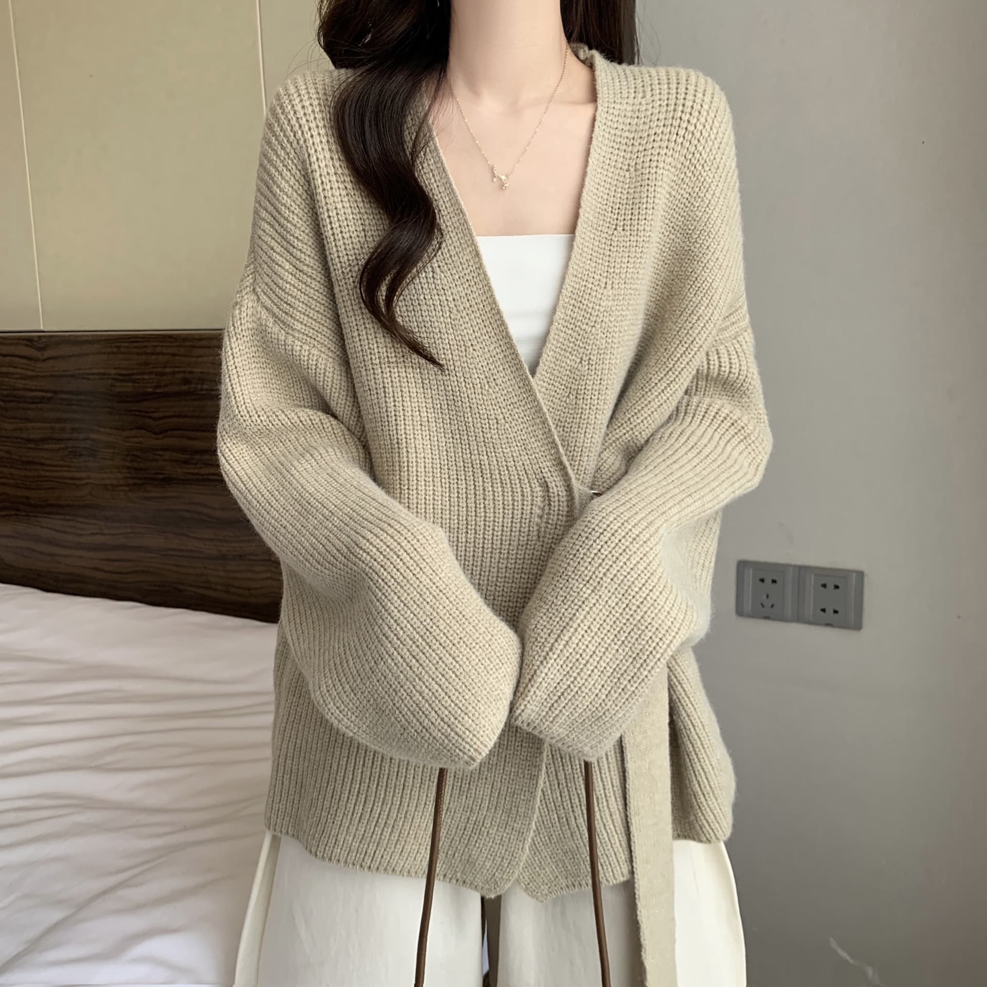 가을 겨울 새로운 프랑스식 슈퍼 잘 생긴 V넥 스웨터 빅 사이즈 여성 의류 지방 mm 느긋한 바람 카디건 코트 상세 이미지 9