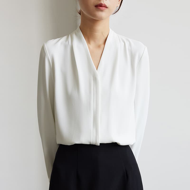 고급 센스 긴팔 여성 셔츠 2026 봄 새로운 우유 화이트 품격 V넥 Chic 맨위 ol 세련된 chic