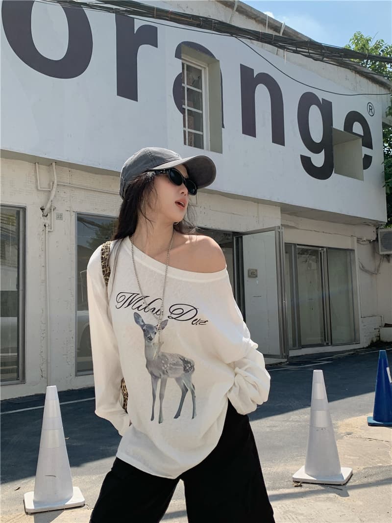 실사 한국 스타일 루즈핏 다용도 알파벳 작은 사슴 프린트 오프숄더 비스듬한 어깨 긴팔 티셔츠 자외선 차단 블라우스 상세 이미지 5