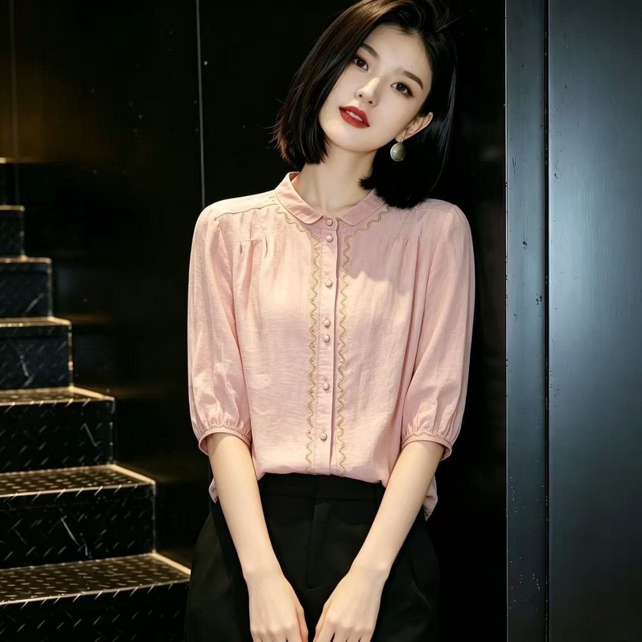 2026 새로운 여름 얇은 스타일 자수 면 린넨 셔츠 연령 감소 외국 가스 5 점 소매 맨위 여성