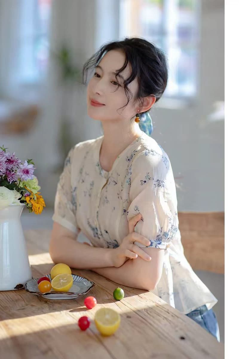 모방 라미 프린트 셔츠 여성용 짧은 소매 몸매 가꾸기 디자인 센스 2026 여름 새로운 여성 의류 품격 우아함 맨위 상세 이미지 1