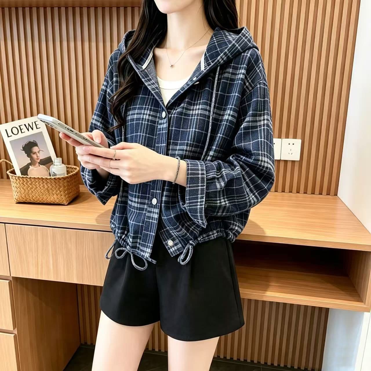 느긋한 바람 파란색 체크무늬 후드 쇼트 스타일 데님 여성 코트 펌프 로프 루즈핏 고급 센스 작은 키 데님 맨위 상세 이미지 7