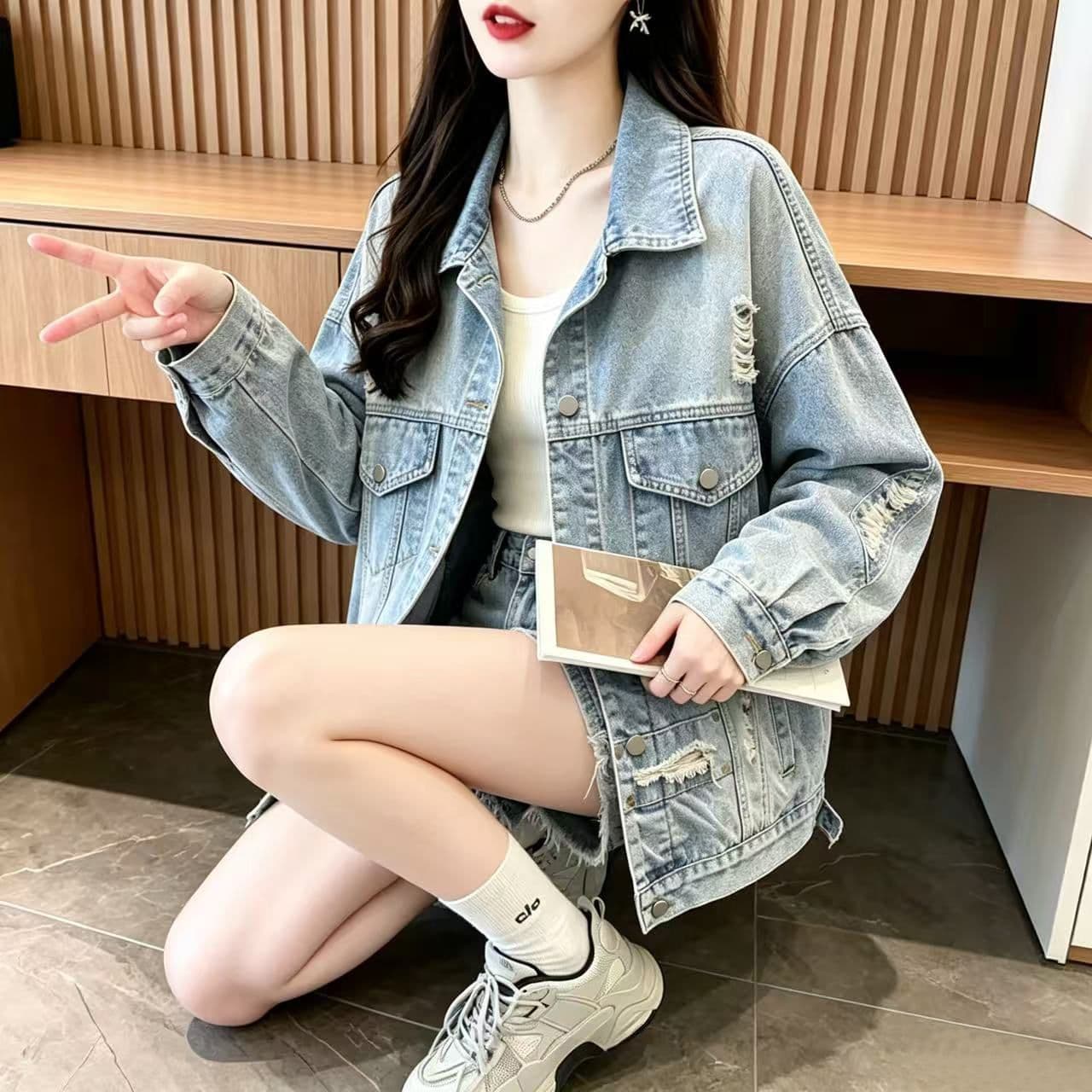 가을 새로운 한국 스타일 찢어진 부분 데님 여성 코트 학생 레트로 bf 빅 사이즈 루즈핏 중간 길이 재킷 맨위 트렌디 상세 이미지 1