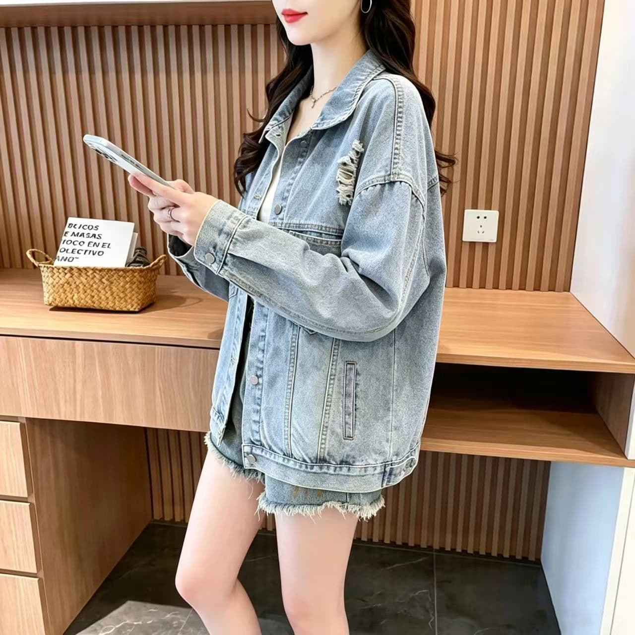 찢어진 부분 데님 여성 코트 2026 가을 새로운 워싱 루즈핏 가을 어깨 oversize 한국 스타일 워크웨어 재킷 이미지 4