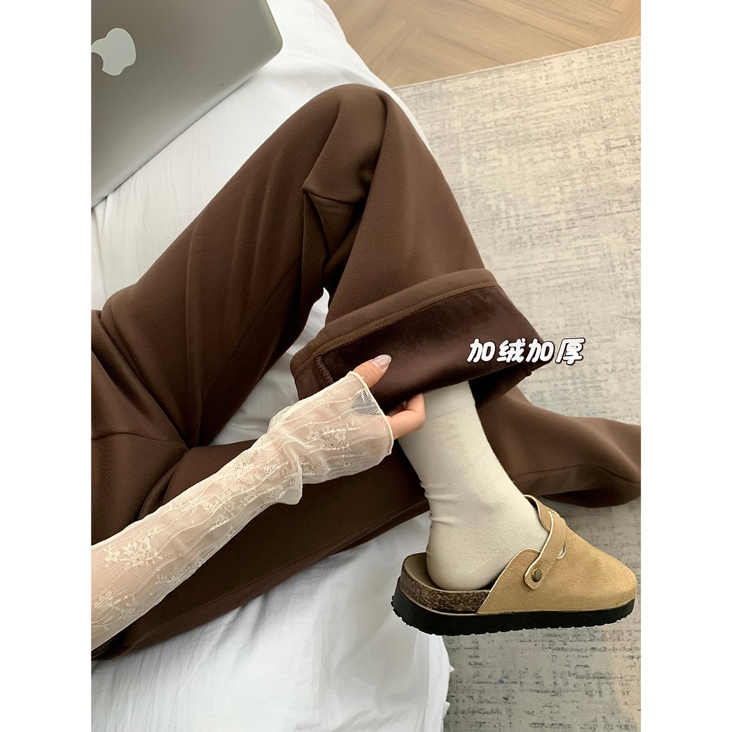 실사 2026 허리밴드 로우 웨이스트 모방 토끼 울 겨울 새로운 털이 있는 도루 센스 마이크로 나팔 캐주얼 바지 여성 이미지 4