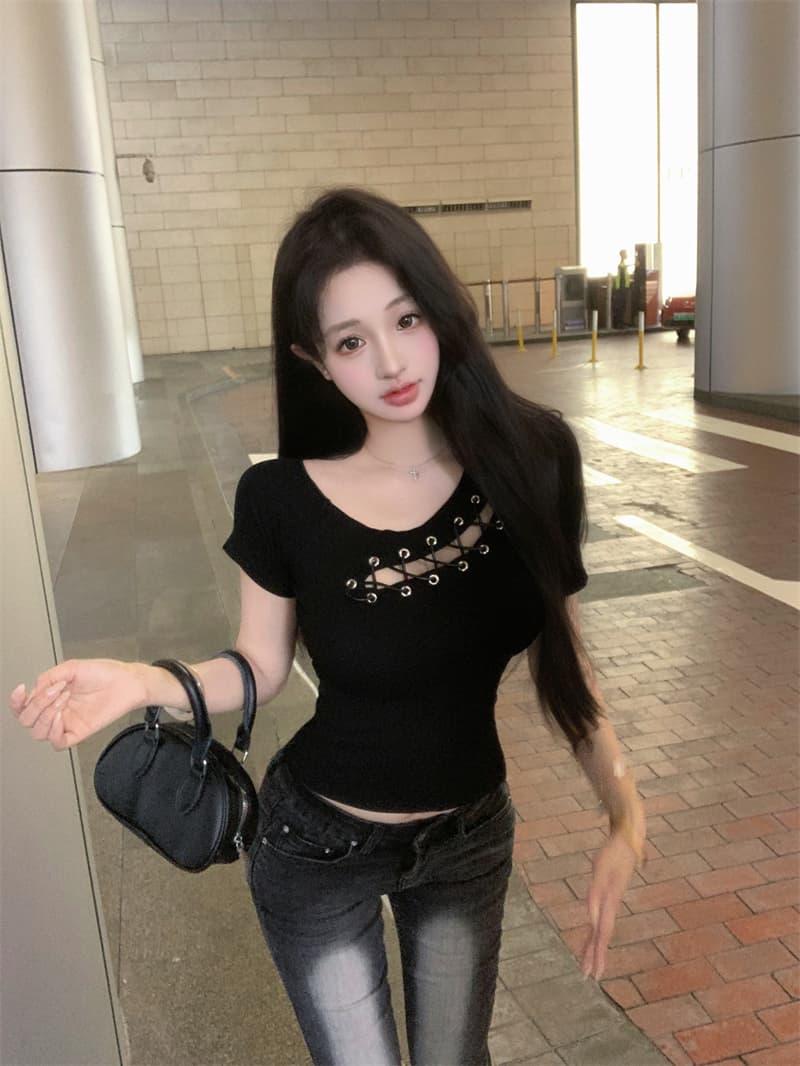 실사 정가 불규칙 슬림해 보이는 스트랩 쇼트 스타일 반팔 맨위 상세 이미지 3