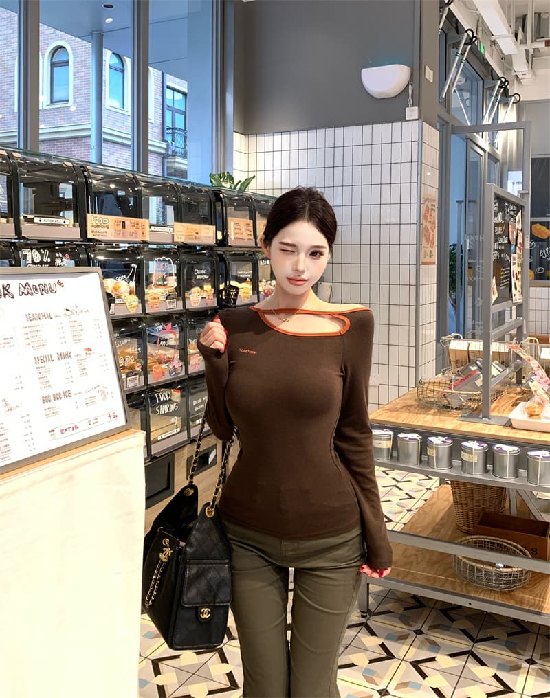 실사 정가 홀로우 아웃 비스듬한 어깨 레트로 핫걸 배색 긴팔 티셔츠 불규칙 디자인 센스 몸매 가꾸기 슬림해 보이는 맨위 상세 이미지 4