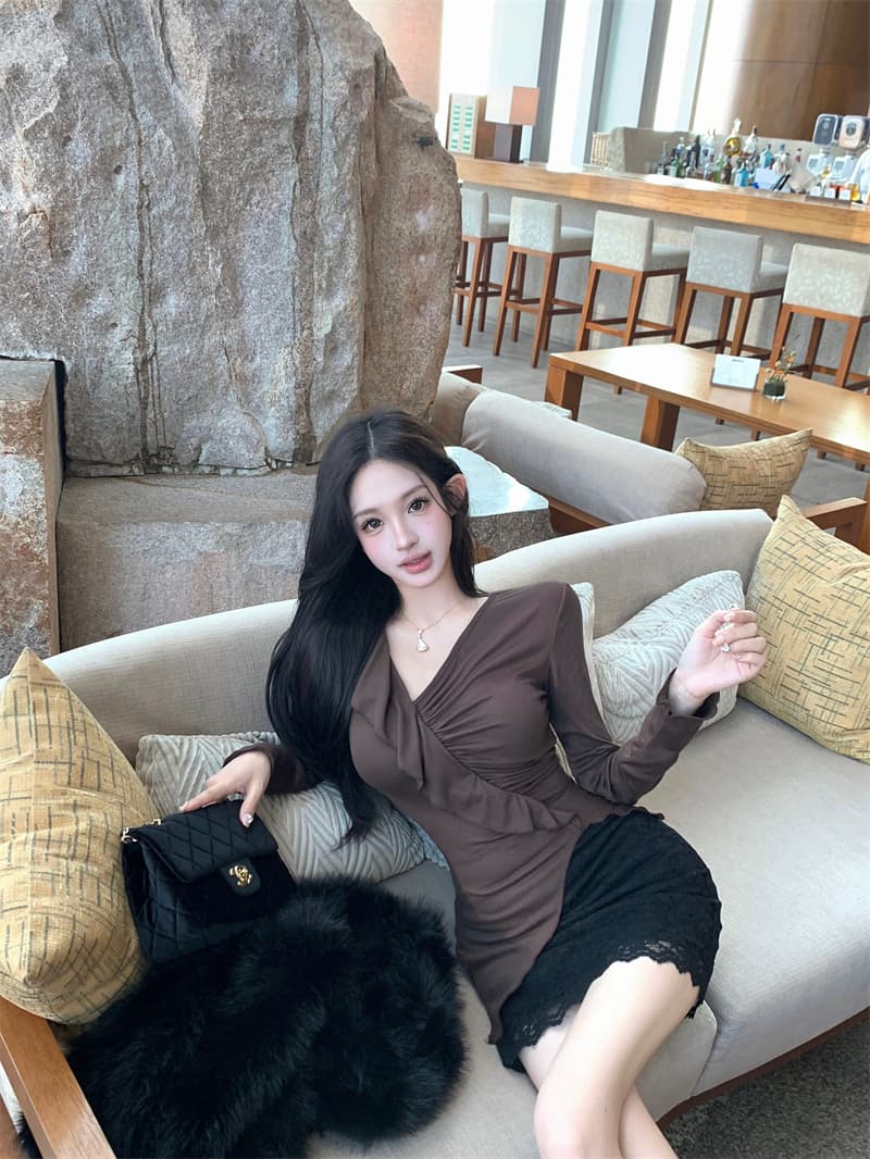 실사 정가 V넥 프릴 비스듬한 칼라 티셔츠 패션 작은 대중 주름 광장 칼라 슬림해 보이는 품격 만나는 섹시함 상세 이미지 11