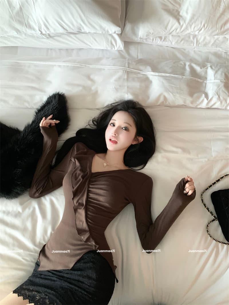 실사 정가 V넥 프릴 비스듬한 칼라 티셔츠 패션 작은 대중 주름 광장 칼라 슬림해 보이는 품격 만나는 섹시함 상세 이미지 12