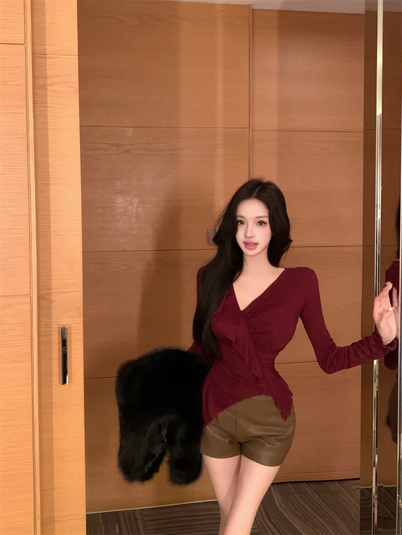실사 정가 V넥 프릴 비스듬한 칼라 티셔츠 패션 작은 대중 주름 광장 칼라 슬림해 보이는 품격 만나는 섹시함 상세 이미지 17