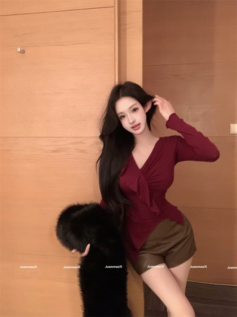 실사 정가 V넥 프릴 비스듬한 칼라 티셔츠 패션 작은 대중 주름 광장 칼라 슬림해 보이는 품격 만나는 섹시함 상세 이미지 19