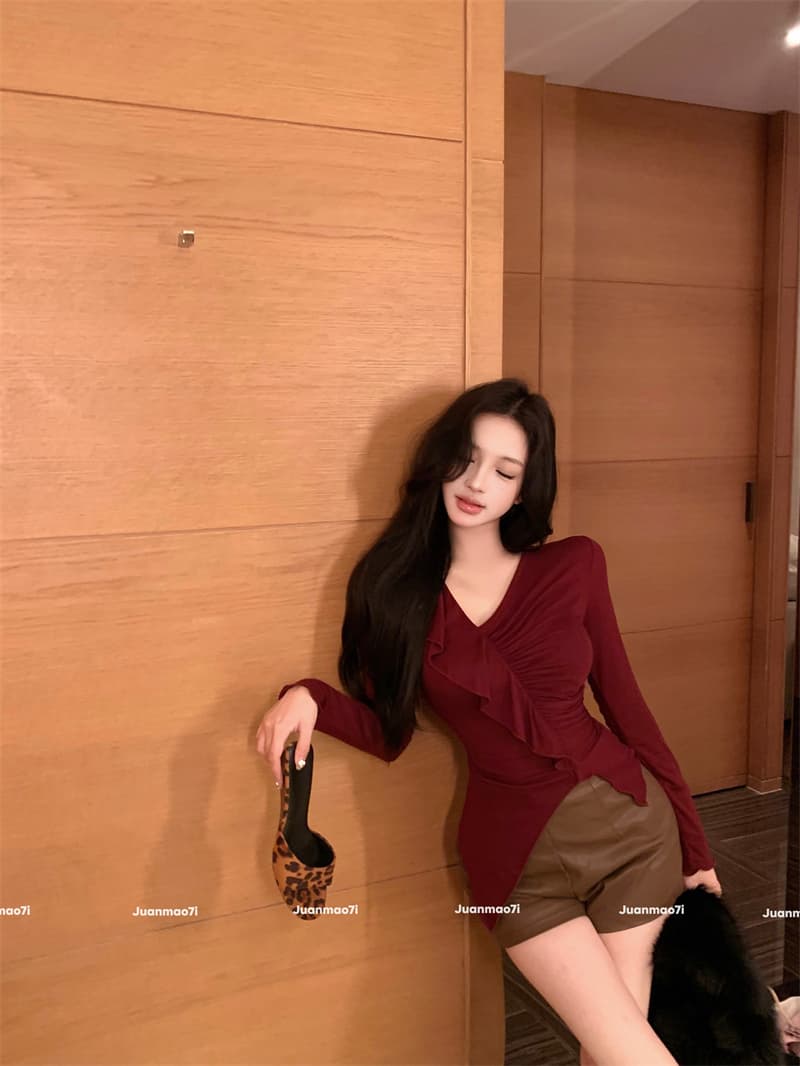 실사 정가 V넥 프릴 비스듬한 칼라 티셔츠 패션 작은 대중 주름 광장 칼라 슬림해 보이는 품격 만나는 섹시함 상세 이미지 21