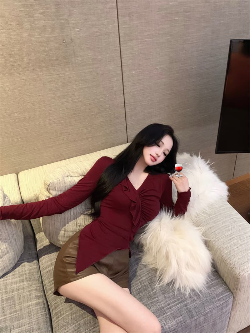 실사 정가 V넥 프릴 비스듬한 칼라 티셔츠 패션 작은 대중 주름 광장 칼라 슬림해 보이는 품격 만나는 섹시함 상세 이미지 23