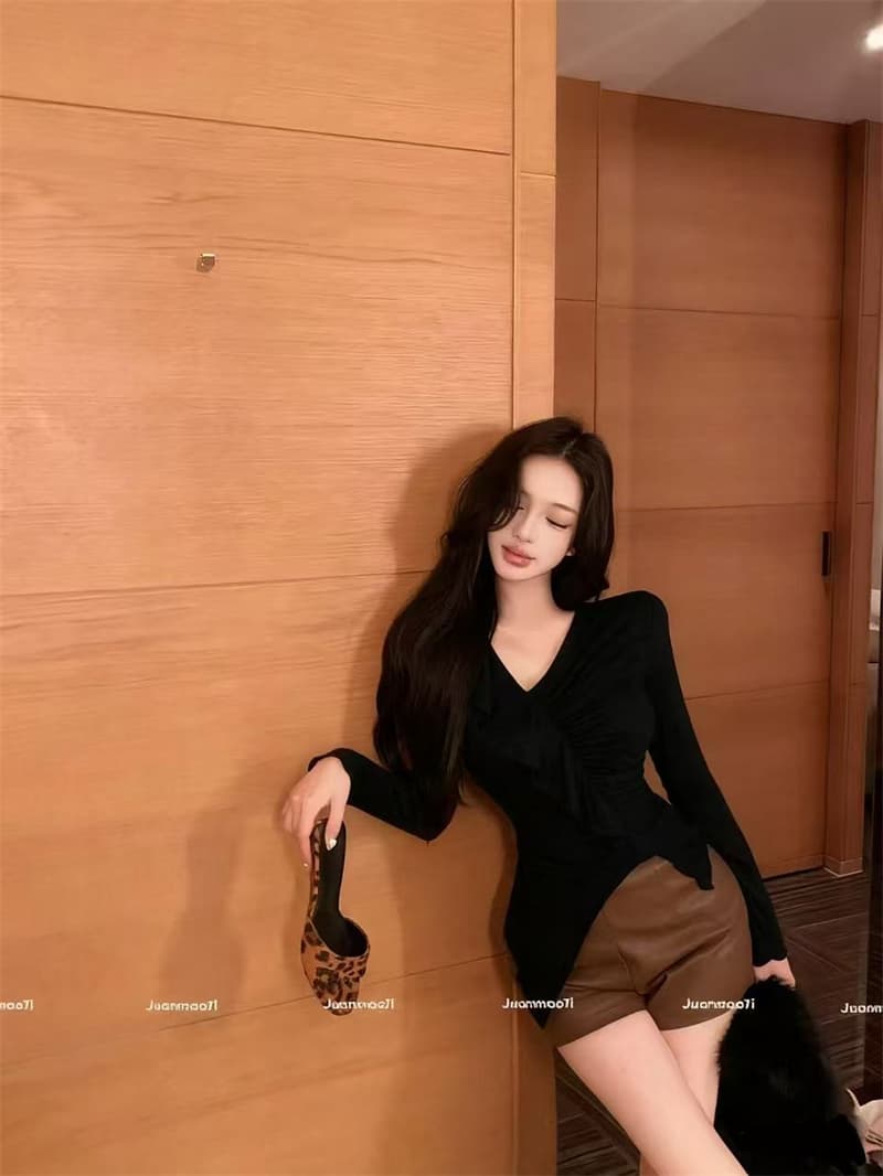 실사 정가 V넥 프릴 비스듬한 칼라 티셔츠 패션 작은 대중 주름 광장 칼라 슬림해 보이는 품격 만나는 섹시함 상세 이미지 34