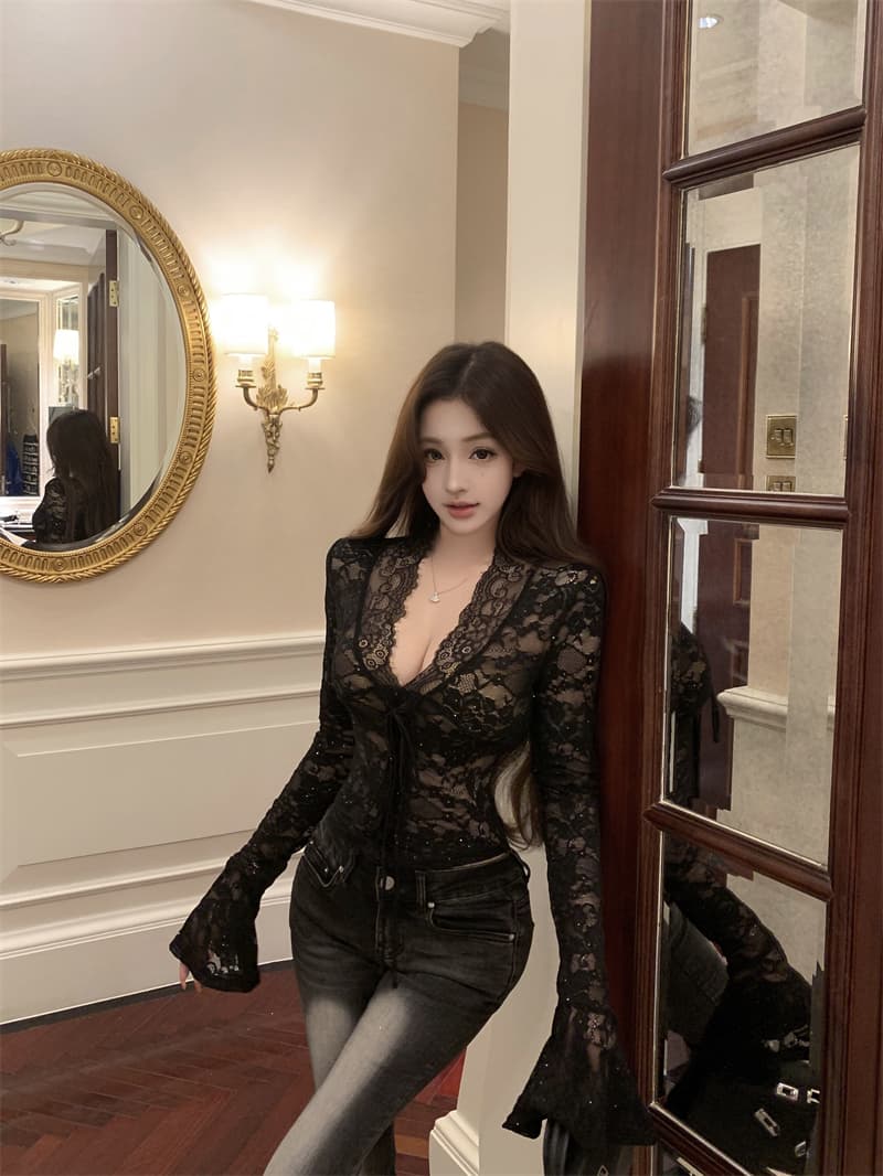실사 정가 검정색 V넥 레이스 셔츠 여성 겨울 홀로우 아웃 순수한 욕망 긴팔 다용도 맨위 상세 이미지 17
