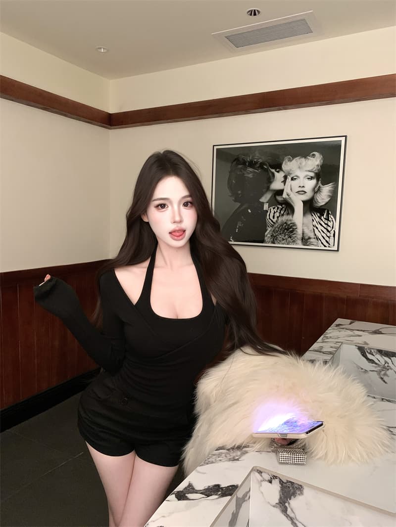 실사 정가 u 칼라 십자가 행침 목 오프숄더 주름 페이크 레이어드 티셔츠 인사이드 잡아라. 의류 상세 이미지 14