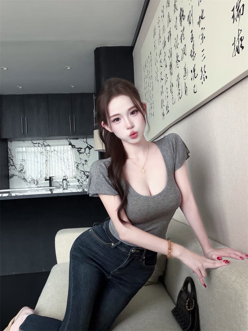 실사 정가 활력 작은 날다 소매 슬림해 보이는 티셔츠 여성 슈퍼 편안한 라이 경기 서울 양모 V넥 반팔 tee