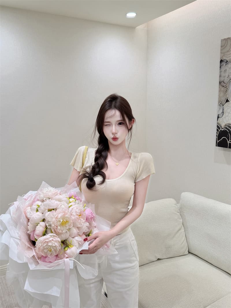 실사 정가 활력 작은 날다 소매 슬림해 보이는 티셔츠 여성 슈퍼 편안한 라이 경기 서울 양모 V넥 반팔 tee 상세 이미지 15