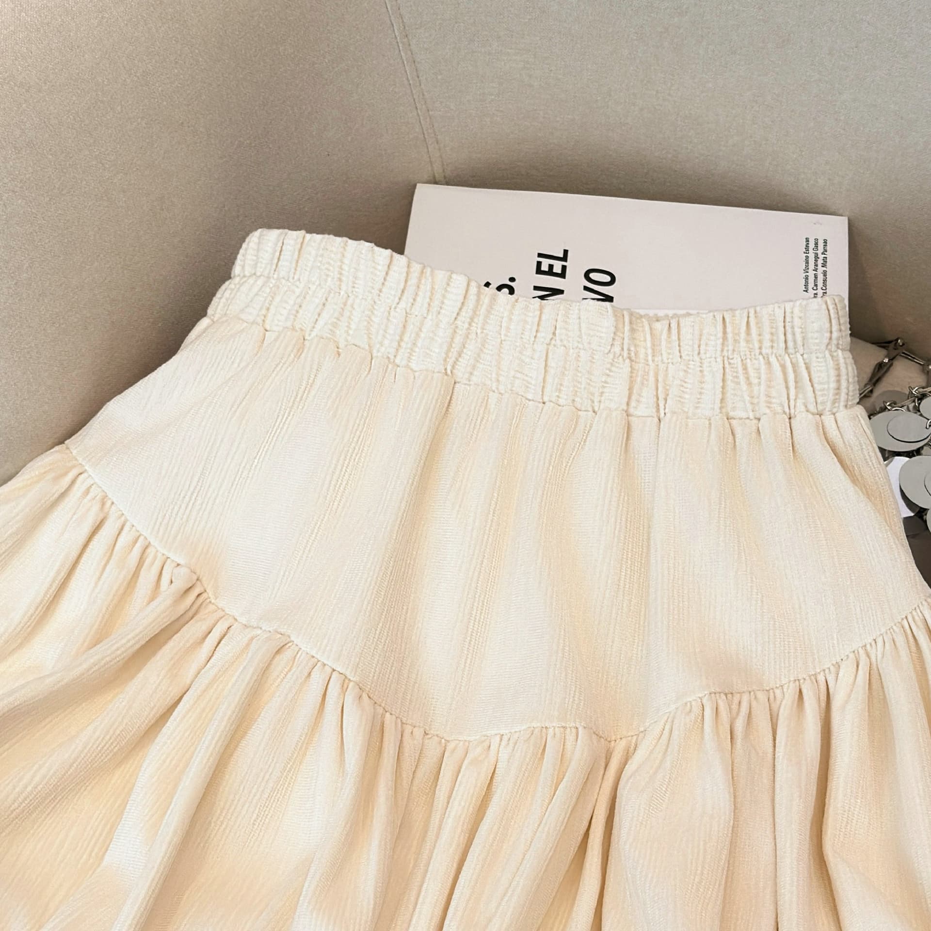 2026 이른 봄 꽃밭 치마 미니 스커트 봄 가을 반신 스커트 여성 화이트 A라인 스커트 공주 바지 치마바지 퍼프 스커트 상세 이미지 8