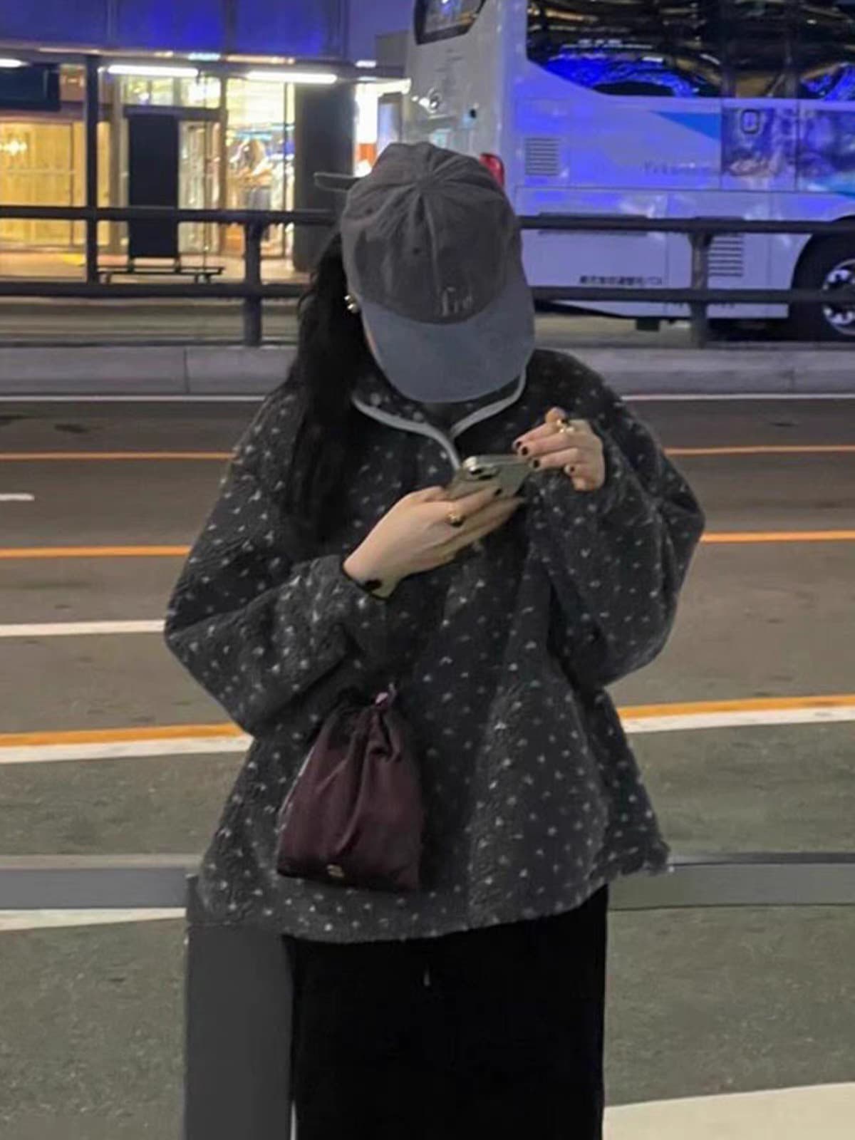 있음 창고 한국 동대문 2026 가을 겨울 한국 스타일 양털 여성 코트 후드티 상세 이미지 4