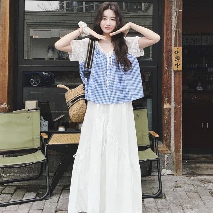 소금 부서 연령 감소 체크무늬 홀로우 아웃 V넥 거품 소매 셔츠 맨위 여성 여름 루즈핏 슬림해 보이는 반신 스커트 투피스 세트 상세 이미지 5