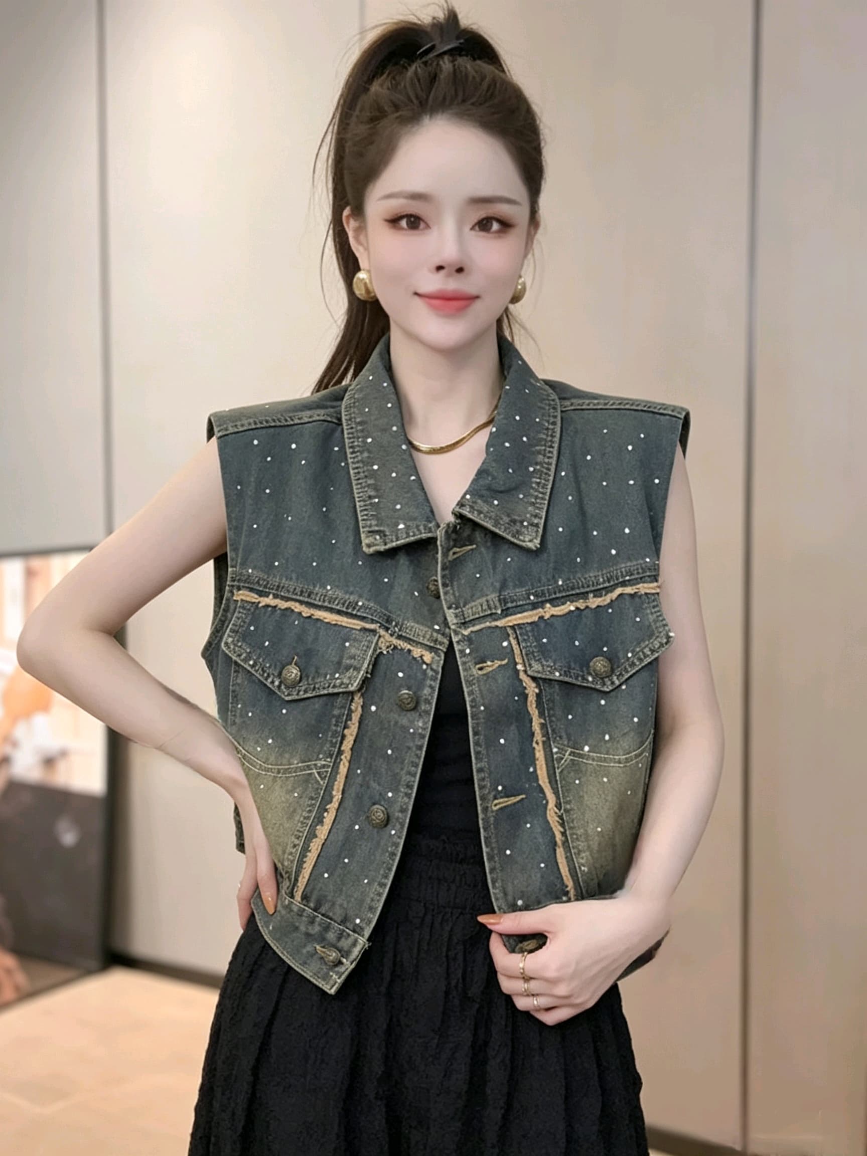 항구 바람 레트로 디자인 센스 핫픽스 거친 가장자리 폴로 칼라 데님 베스트 여성 셔츠 2026 여름 외출용 Chic 맨위 상세 이미지 6