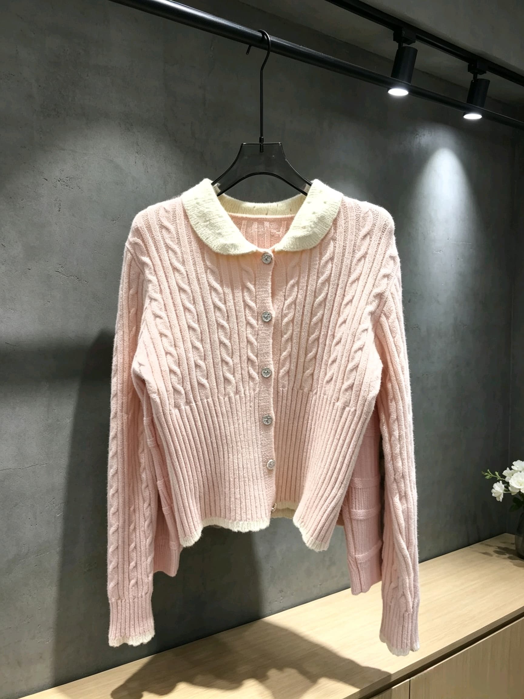 한 부서 부드러운 바람 배색 칼라 꽈배기 스웨터 부드러운 찹쌀 프로 피부 허리 수축 슬림해 보이는 출퇴근 다용도 니트 작은 상세 이미지 5
