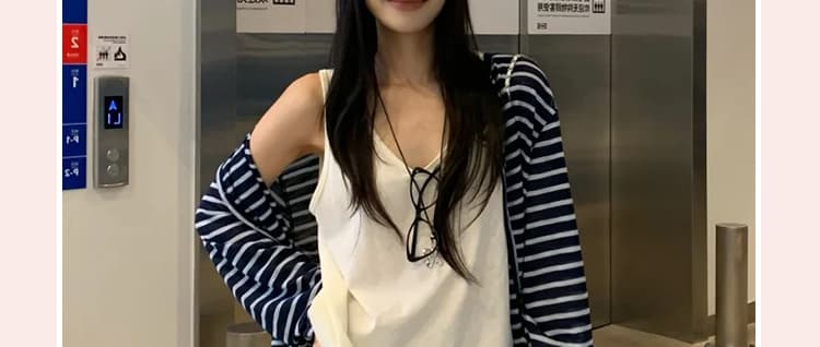 지금 이른 봄 새로운 임산부 느긋한 바람 스트라이프 오픈 가디건 조끼 반신 스커트 세 조각 여성 세트 상세 이미지 8