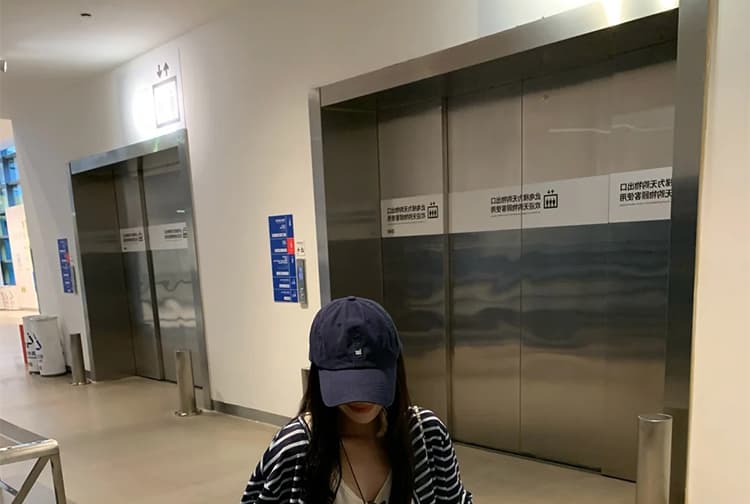 지금 이른 봄 새로운 임산부 느긋한 바람 스트라이프 오픈 가디건 조끼 반신 스커트 세 조각 여성 세트 상세 이미지 26