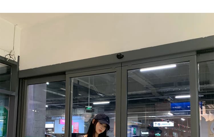 지금 이른 봄 새로운 임산부 느긋한 바람 스트라이프 오픈 가디건 조끼 반신 스커트 세 조각 여성 세트 상세 이미지 28