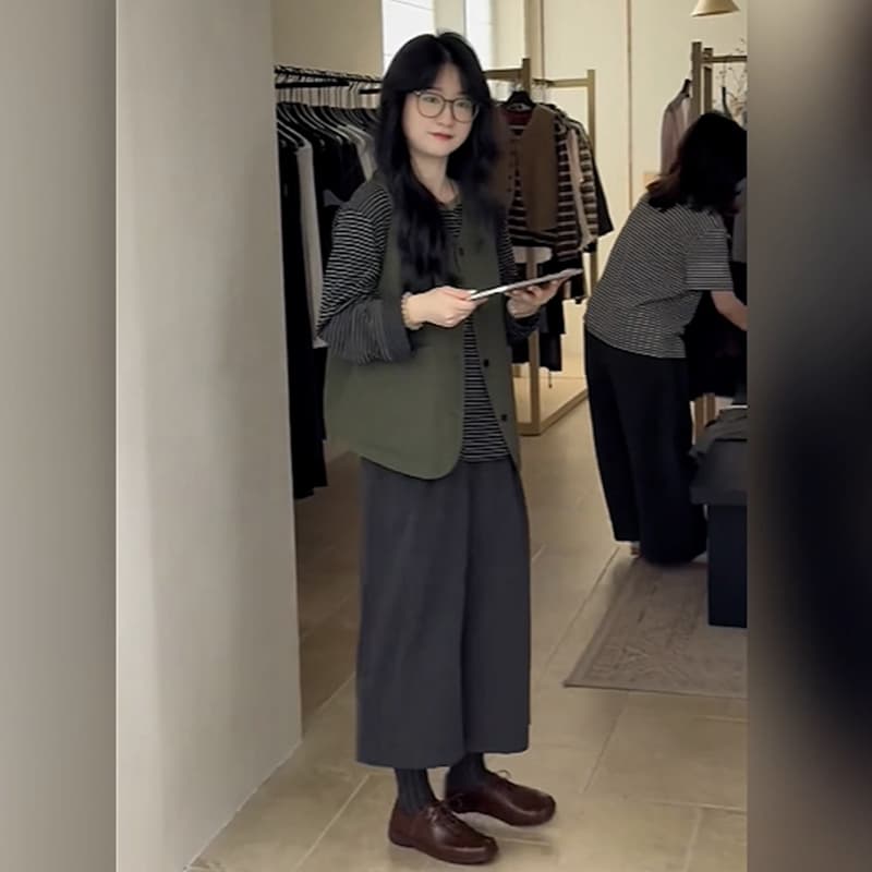 새로운 이른 가을 느긋한 바람 줄무늬 베스트 조끼 넓은 다리 9부 바지 3종 세트 세트 이미지 4