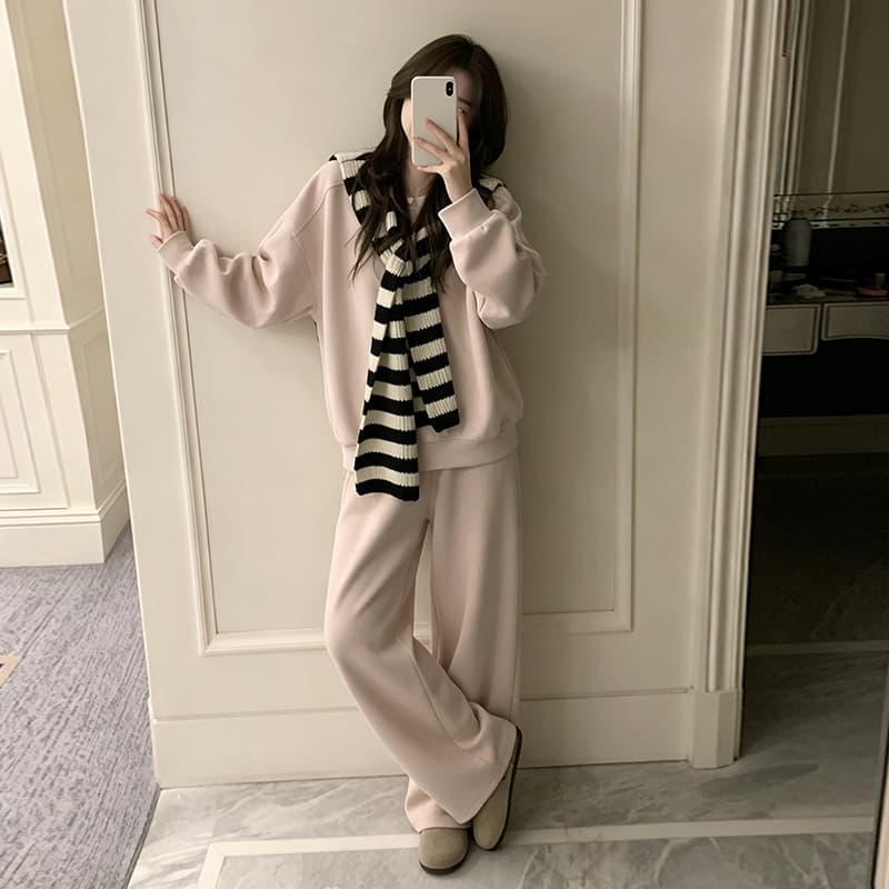 지금 새로운 한 부서 라운드 넥 풀오버 스웨트셔츠 두꺼운 숄 와이드 레그 팬츠 어린이 세 조각 여성 세트 이미지 3