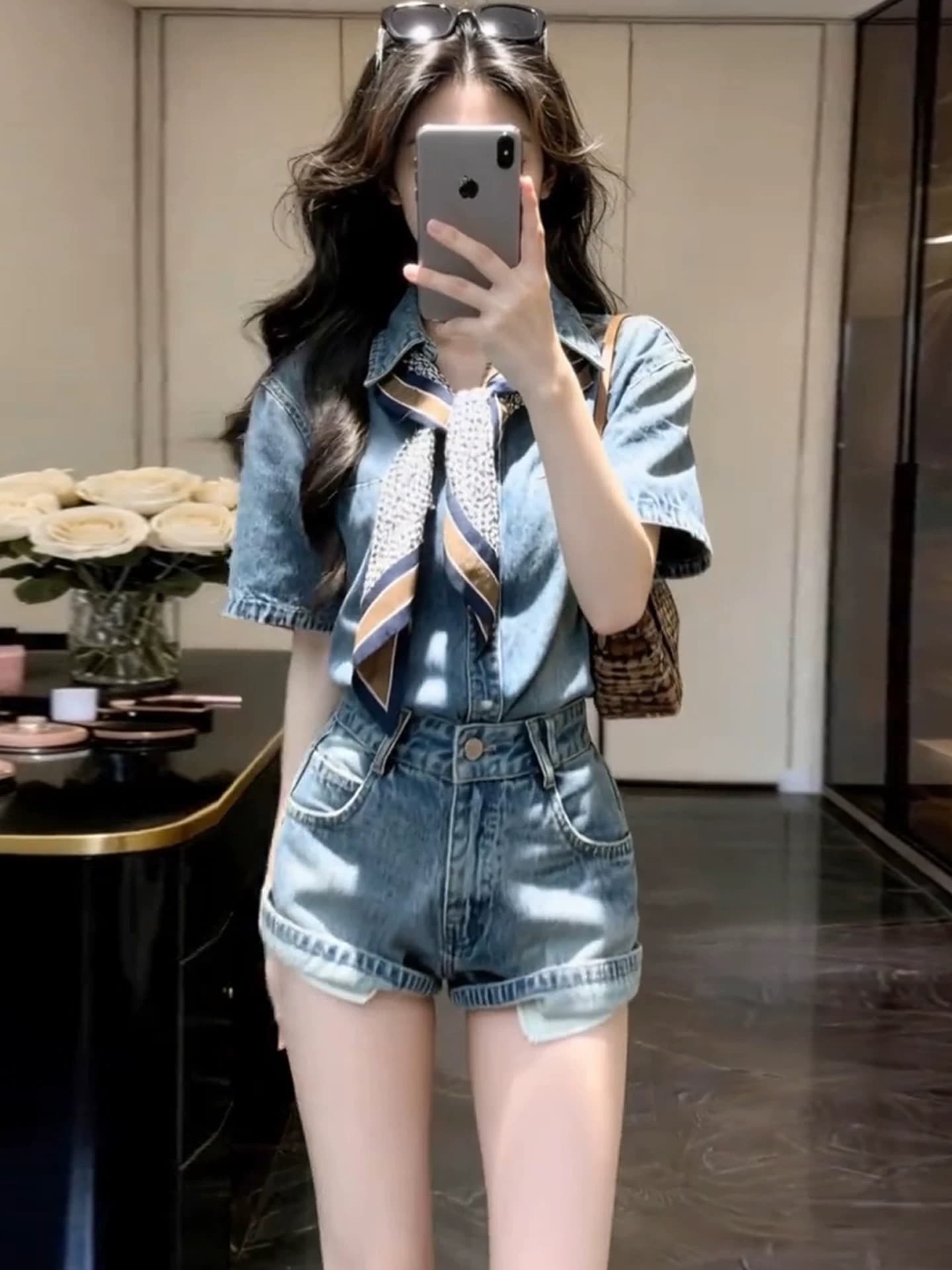 레트로 루즈핏 파란색 데님 셔츠 세트 여성 봄 2026 새로운 캐주얼 착용 가져 가라. 스트레이트 반바지 투피스 세트 상세 이미지 4