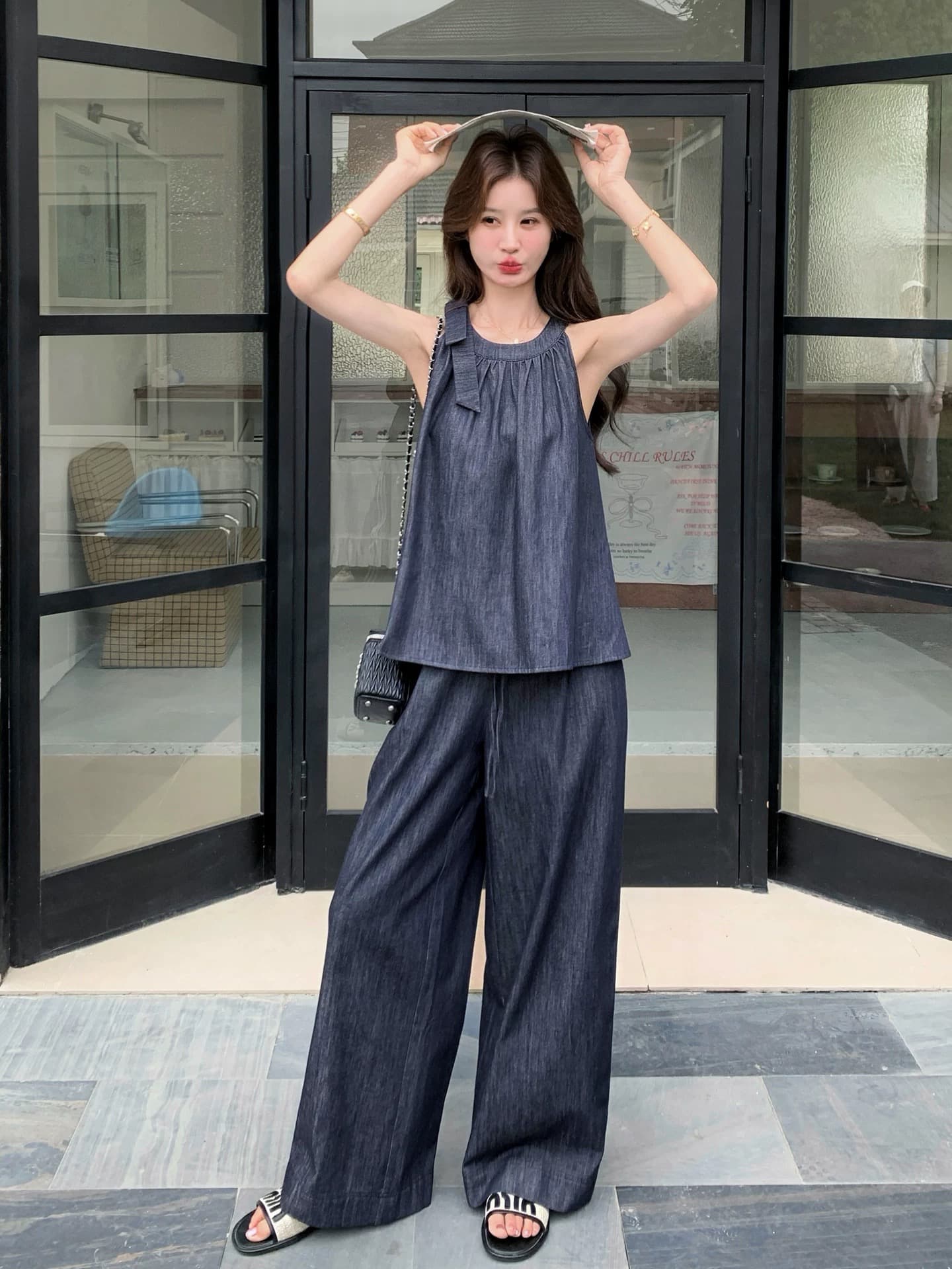 레트로 나비 매듭 행침 목 데님 조끼 캐주얼 와이드 레그 팬츠 두 조각 여성 세트 2026 여름 ootd 착용 가져 가라. 세트 상세 이미지 3