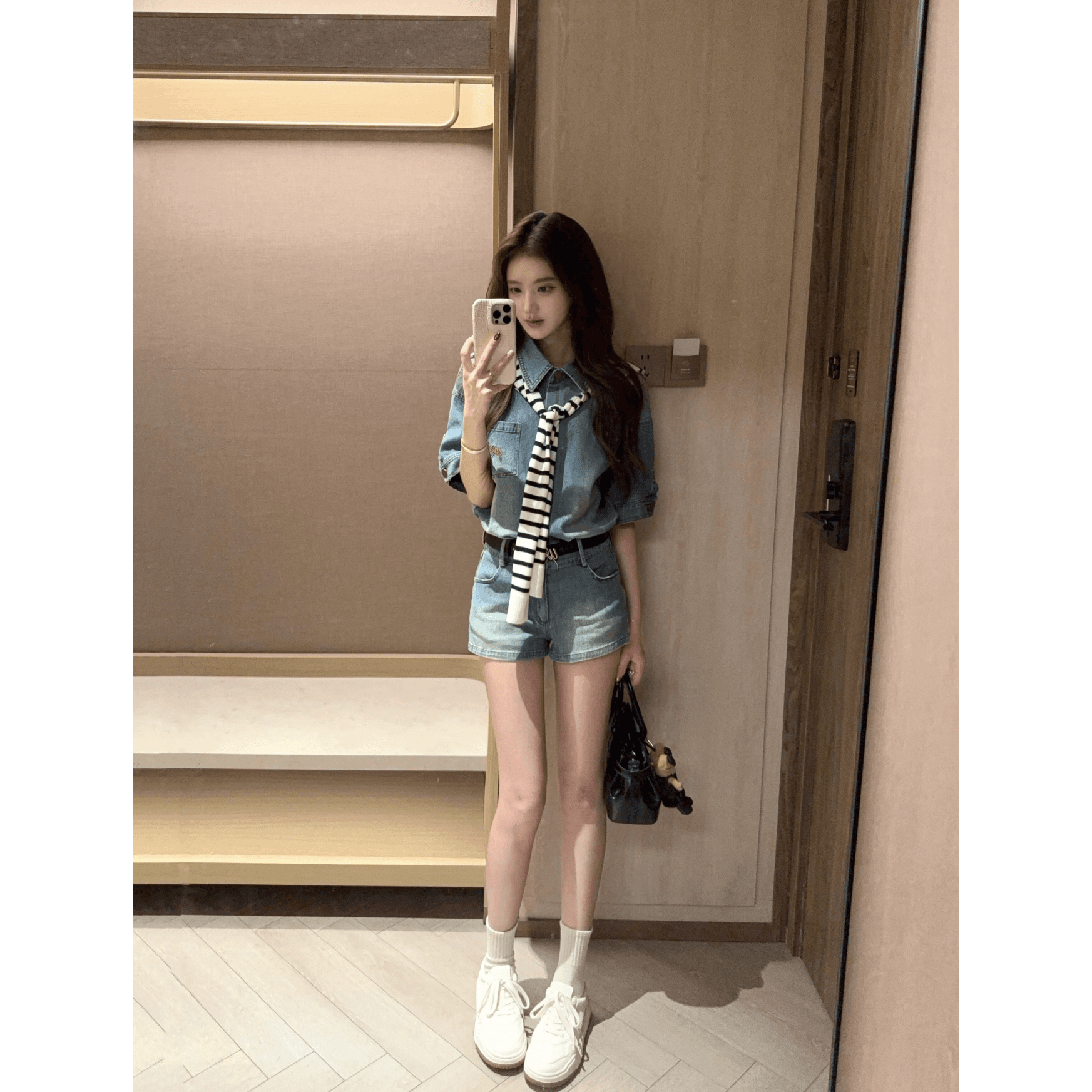 로얄 자매 핫걸 아름다운 데님 셔츠 세트 여성 여름 레트로 외국 가스 연령 감소 데님 셔츠 반바지 투피스 세트 이미지 6