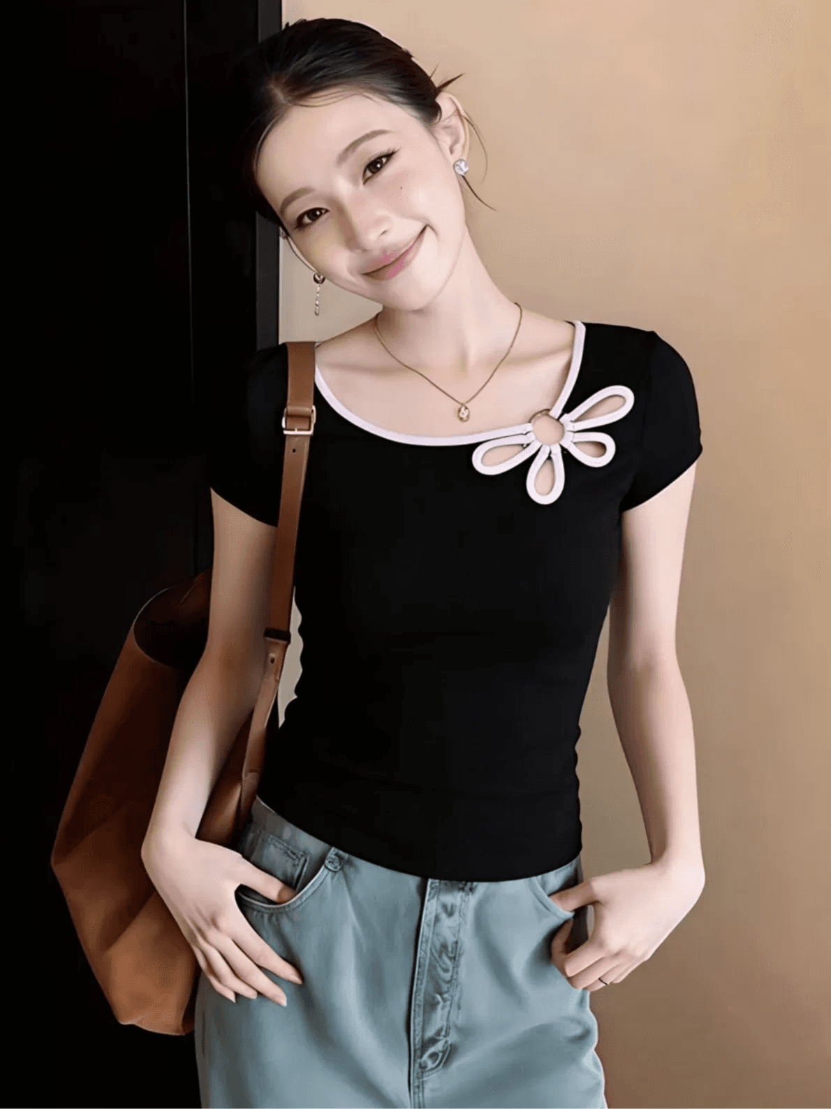 빅 사이즈 검정색 패치워크 작은 대중 꽃 홀로우 아웃 Chic 티셔츠 이미지 4