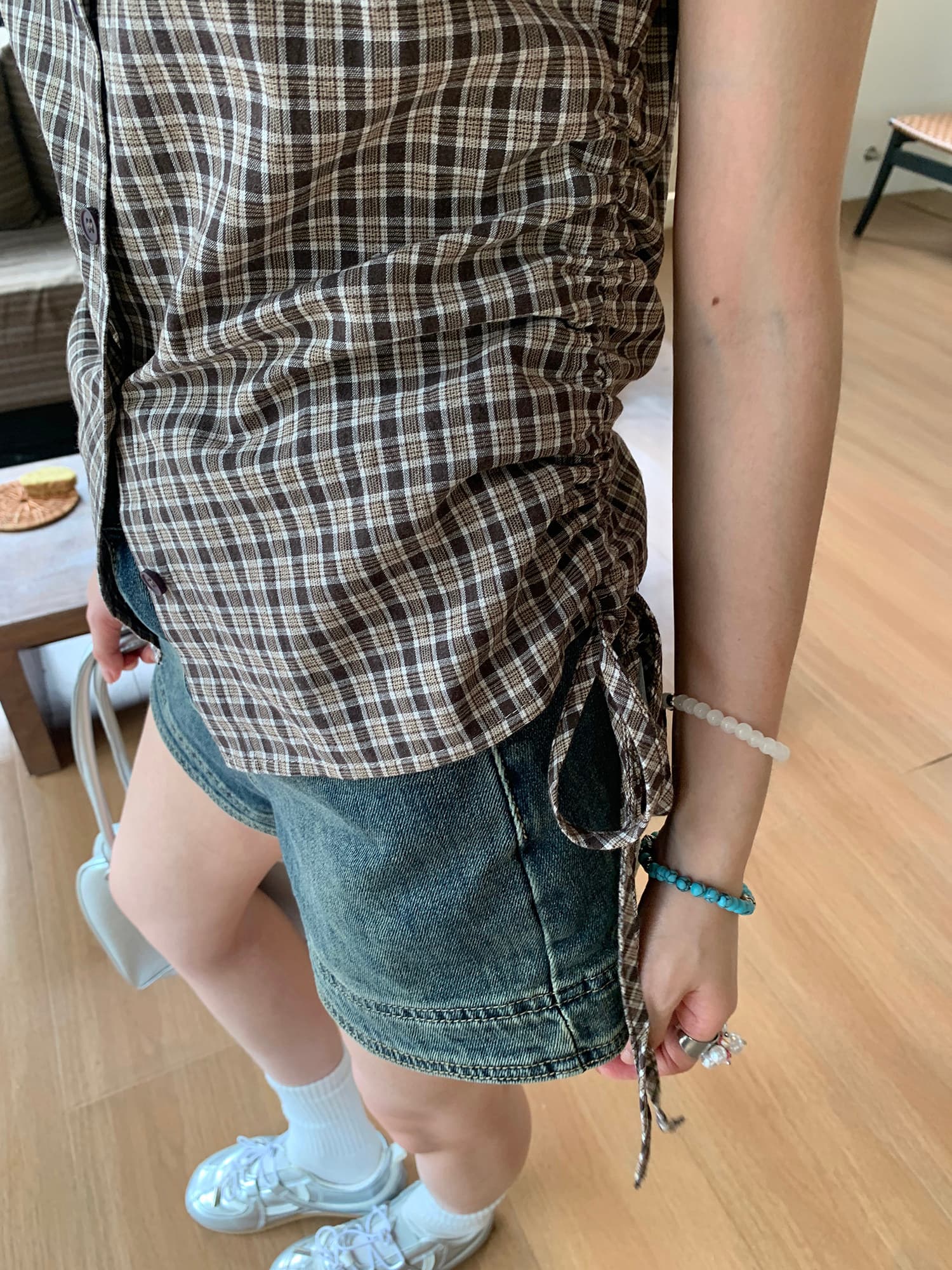 빅 사이즈 체크무늬 POLO 칼라 반팔 여성 셔츠 여름 한 부서 몸매 가꾸기 슬림해 보이는 허리 수축 셔츠 커피 색상 맨위 상세 이미지 10