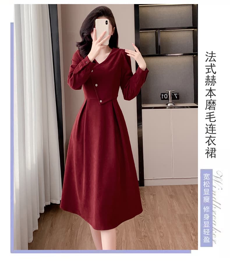 실사 낭만주의 레트로 신년 빨간색 여성 드레스 봄 가을 2025 프랑스식 그는 벤 연삭 털 V넥 치마 고급 센스 상세 이미지 4