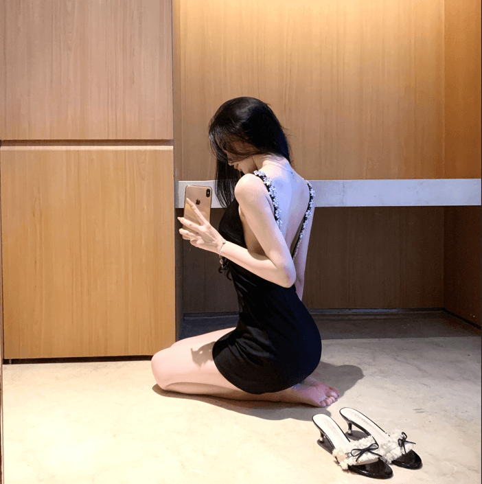 실사 수여 됨 작은 검은 드레스 수공 높음 세트 섹션 무거운 작업 못 훈련 백리스 슬립 드레스 새로운 이미지 5