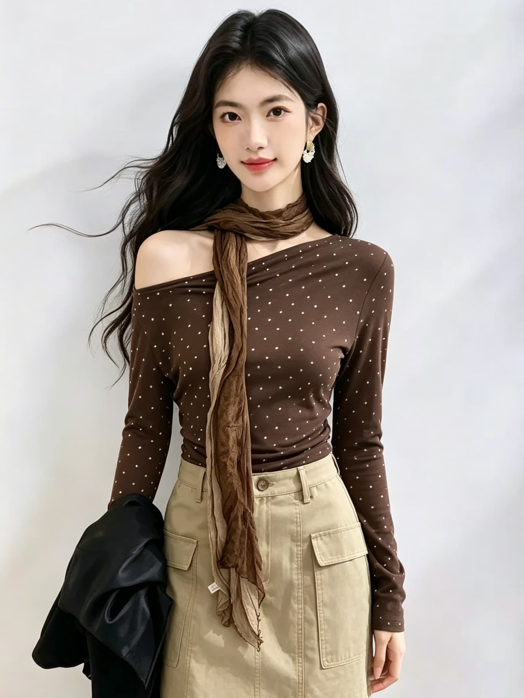 실사 지금 도트 무늬 오프숄더 긴팔 티셔츠 여성 경기 스카프 한국 스타일 핫걸 몸매 가꾸기 슬림해 보이는 기본 셔츠 맨위 트렌디 상세 이미지 4