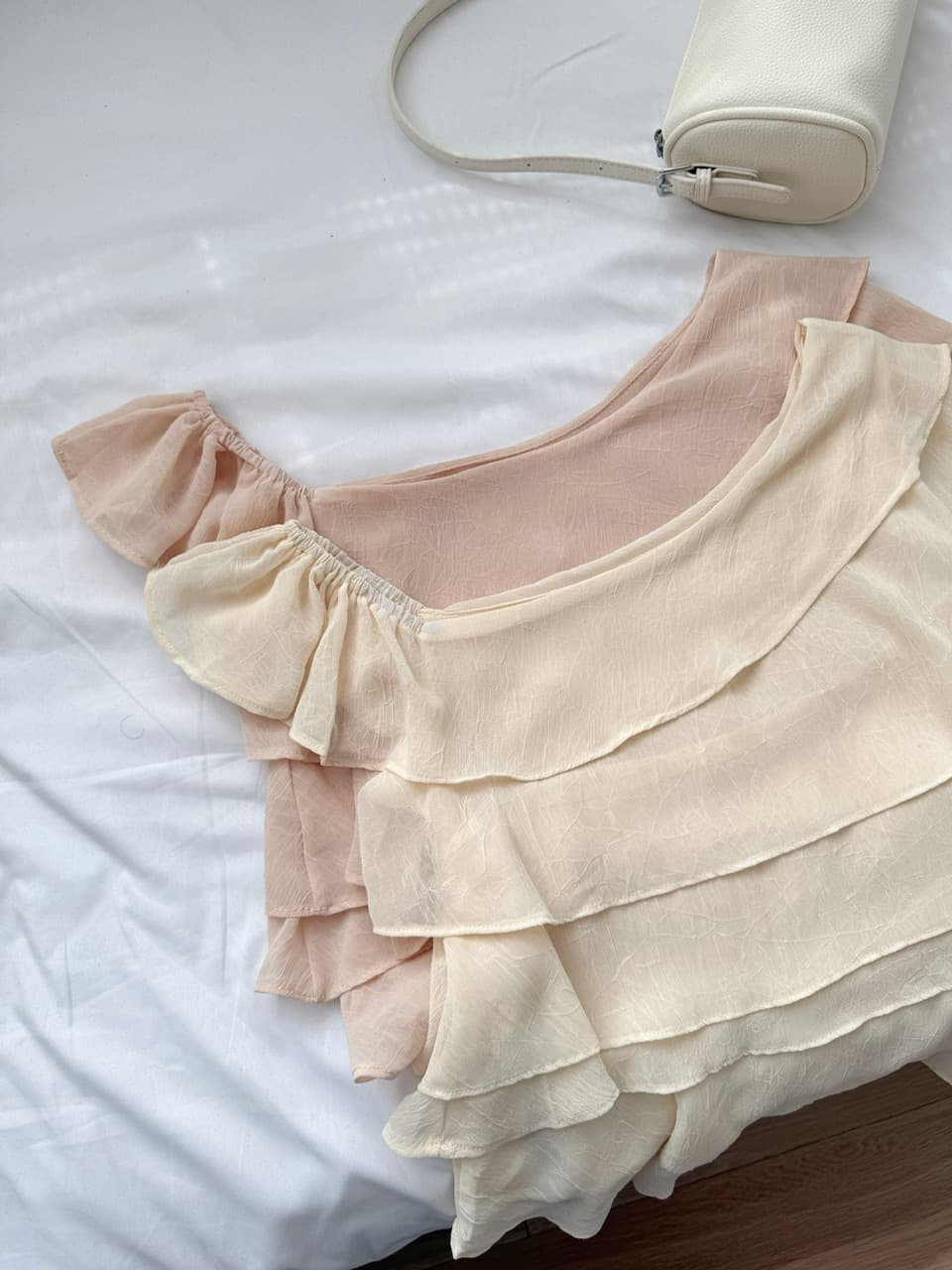 여름 한 부서 불규칙 비스듬한 어깨 다중 레이어 프릴 시폰 셔츠 여성 디자인 센스 오프숄더 몸매 가꾸기 슬림해 보이는 맨위 상세 이미지 14