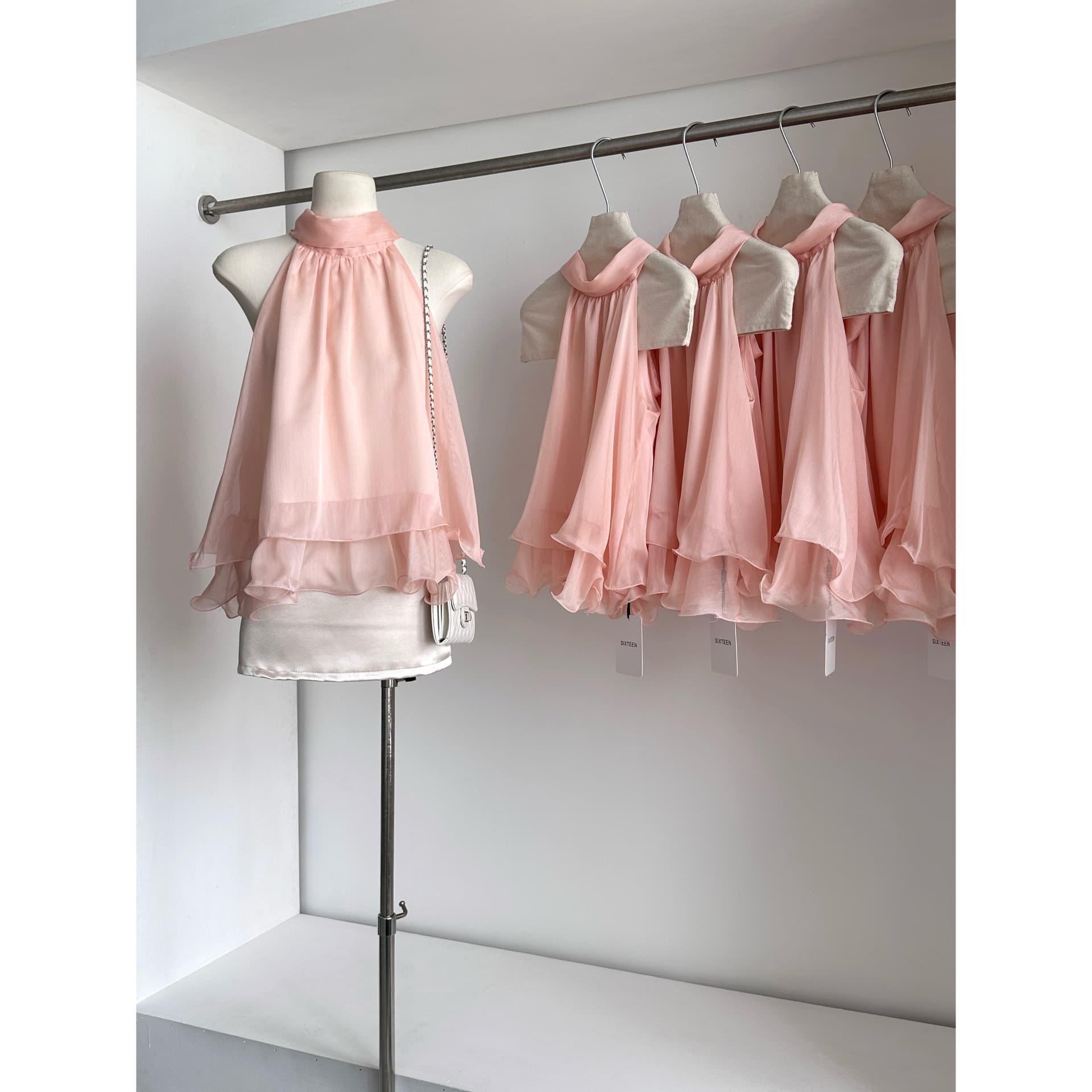 cloudsweet 흰 구름 달콤한 릴리 오브 더 밸리 여름 머리말 분위기 센스 핑크색 행침 목 맨위 민소매 쇼트 스타일 쉬폰 블라우스